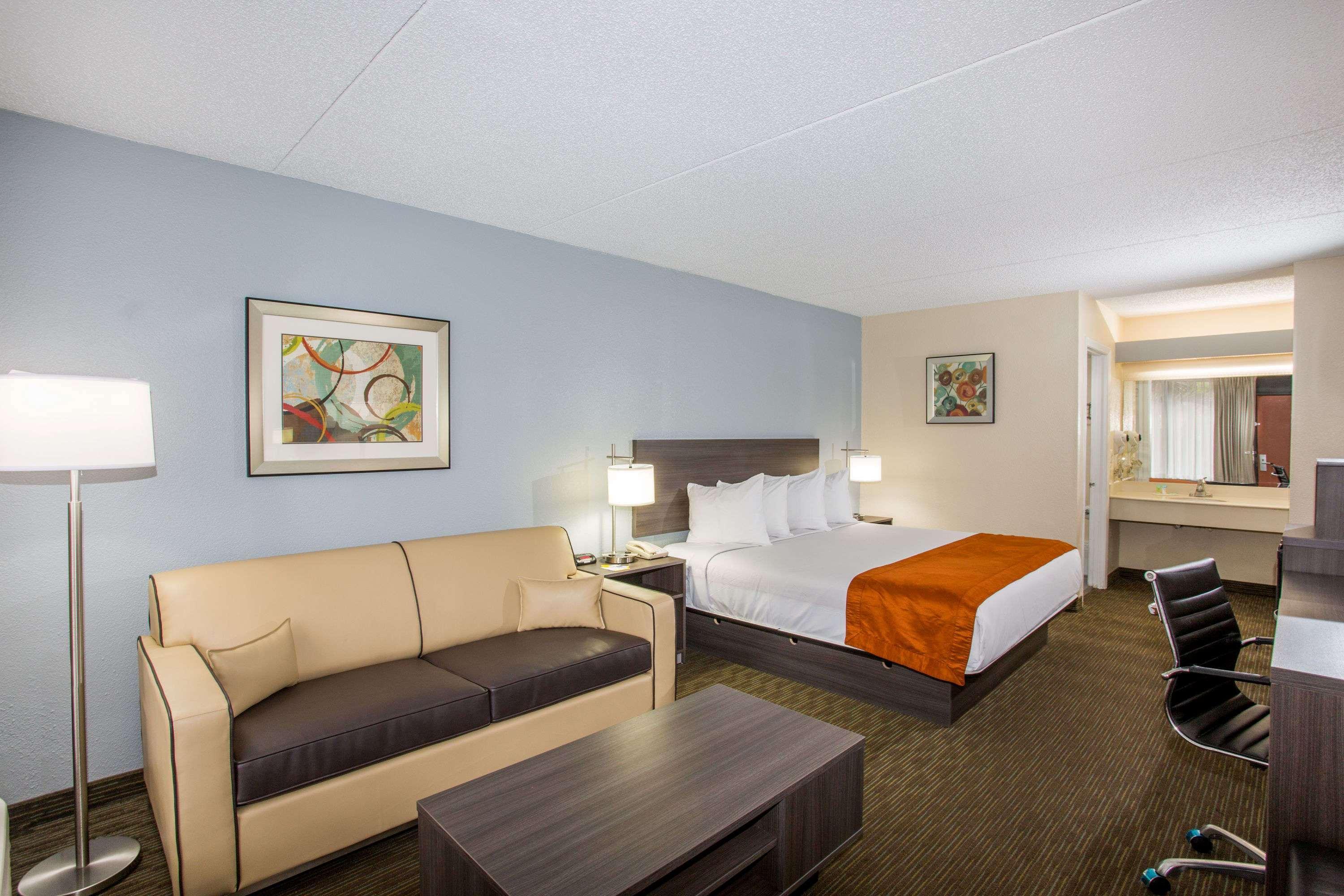 Days Inn & Suites By Wyndham Orlando Airport מראה חיצוני תמונה