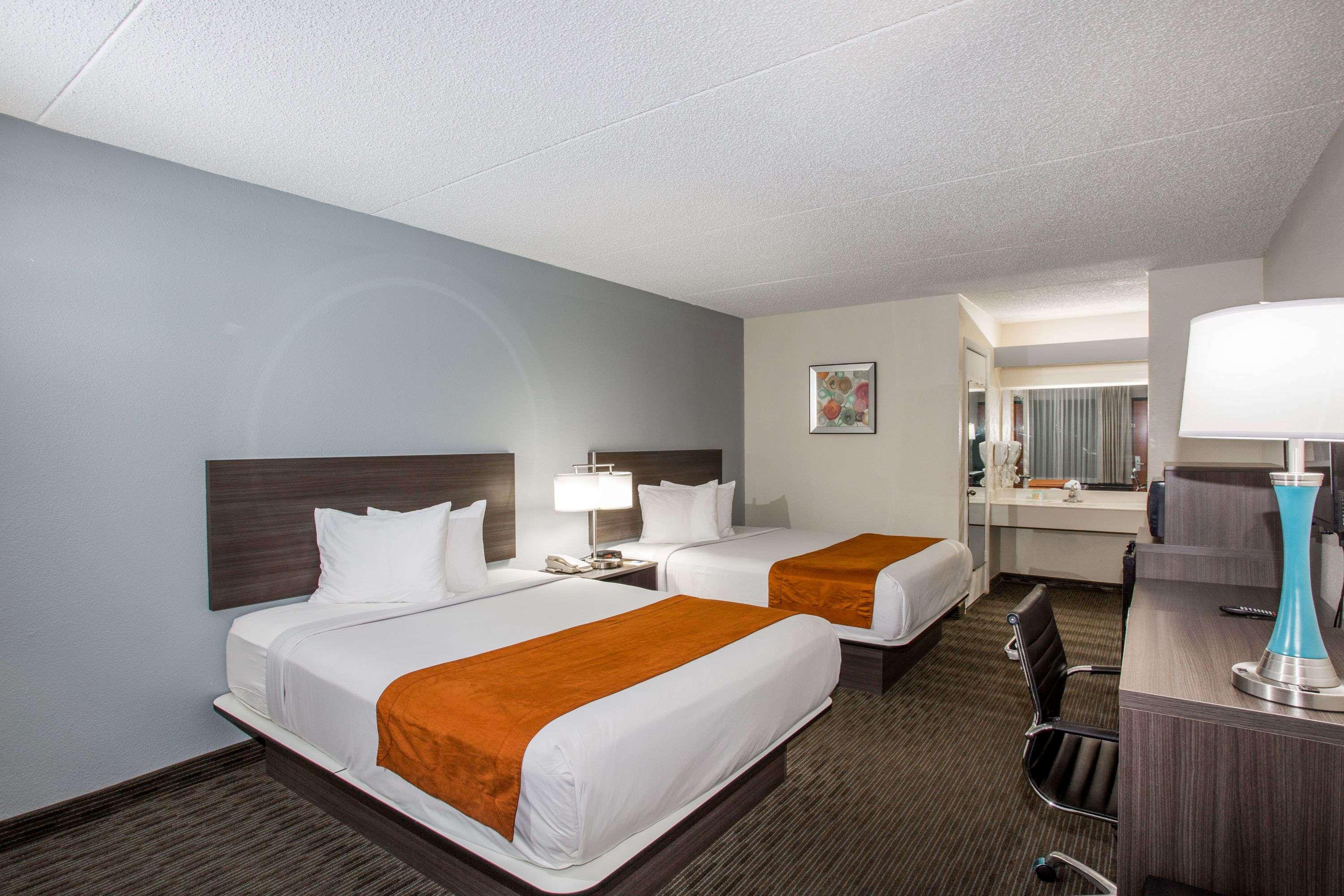 Days Inn & Suites By Wyndham Orlando Airport מראה חיצוני תמונה
