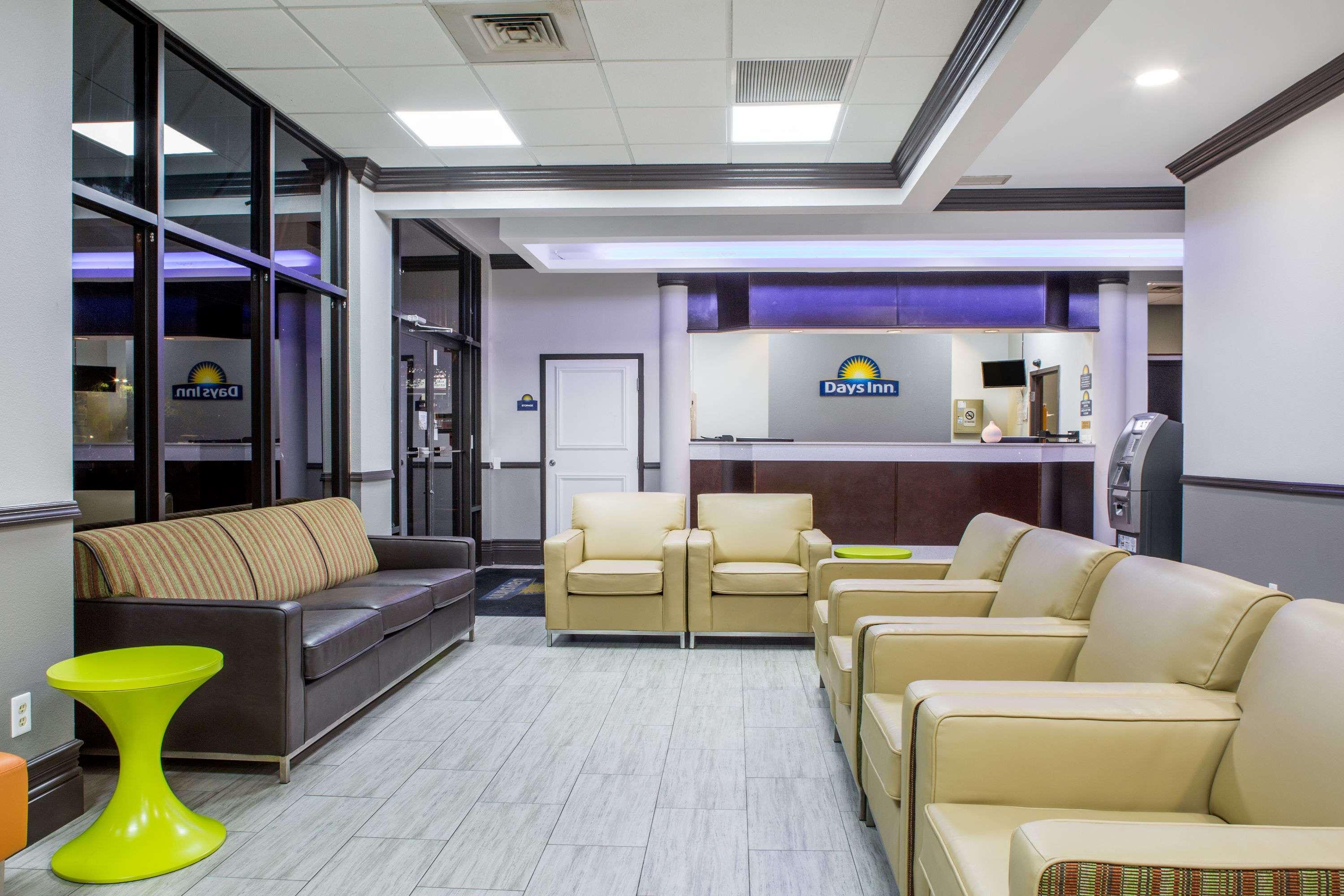 Days Inn & Suites By Wyndham Orlando Airport מראה חיצוני תמונה