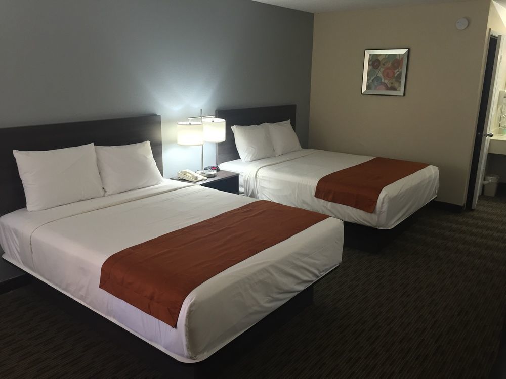 Days Inn & Suites By Wyndham Orlando Airport מראה חיצוני תמונה
