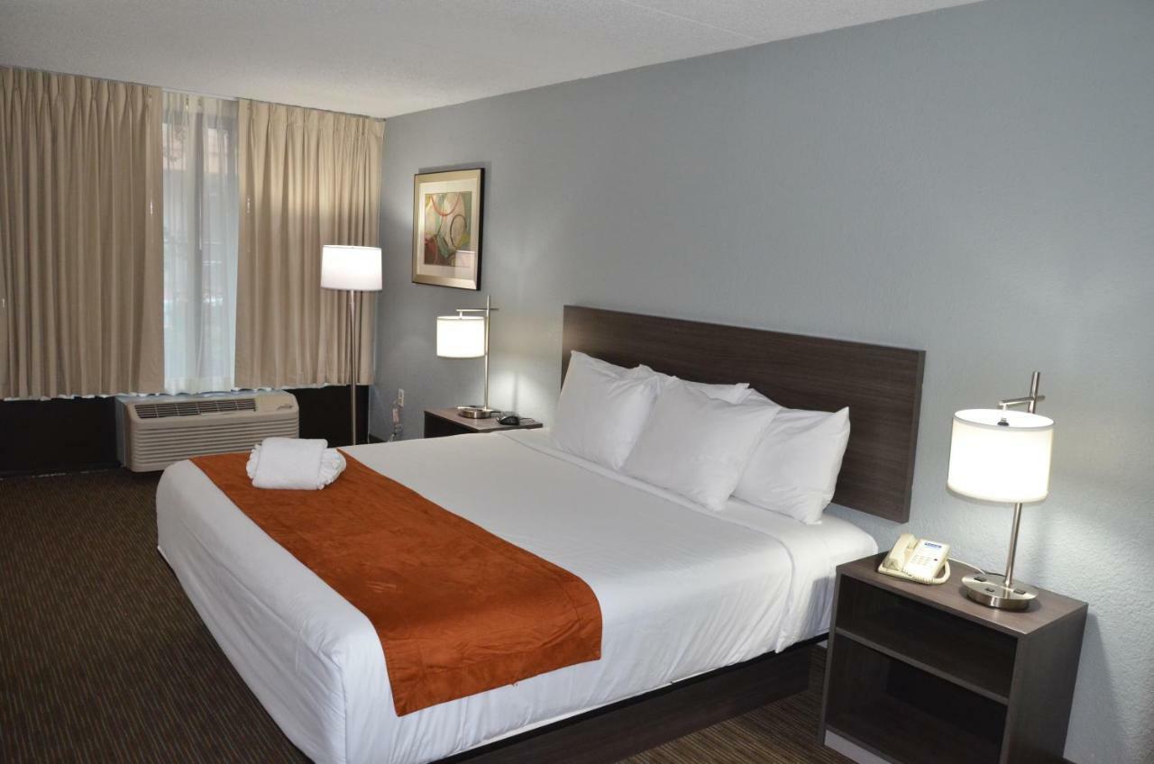 Days Inn & Suites By Wyndham Orlando Airport מראה חיצוני תמונה